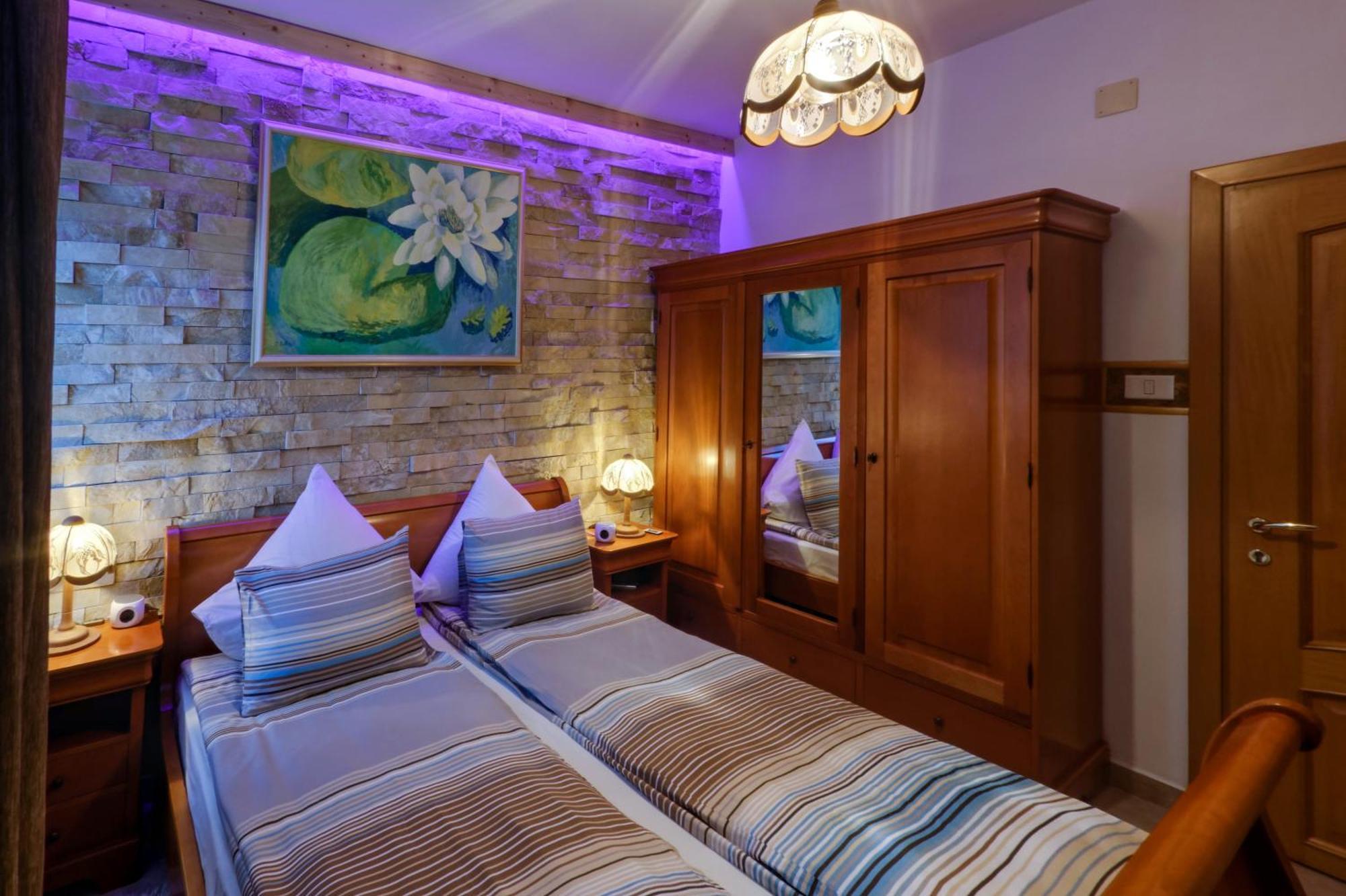 Boutique Hotel Forest Retreat (Adults Only) Buşteni Buitenkant foto