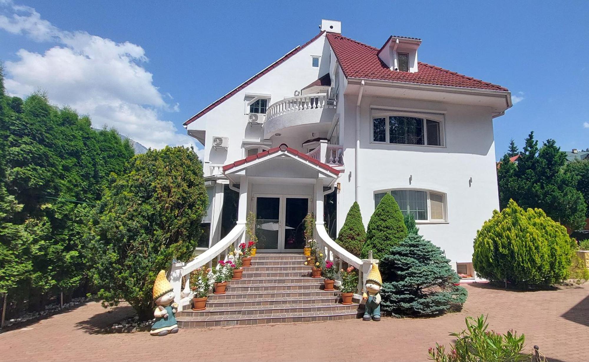 Boutique Hotel Forest Retreat (Adults Only) Buşteni Buitenkant foto